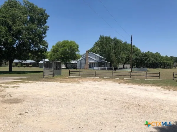$1,150 | 310 Brackenridge Lane, Unit 1, Seguin, TX 78155