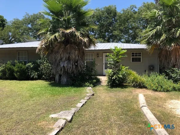 $1,150 | 310 Brackenridge Lane, Unit 1, Seguin, TX 78155