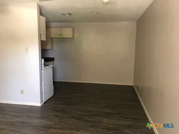 $1,150 | 310 Brackenridge Lane, Unit 1, Seguin, TX 78155