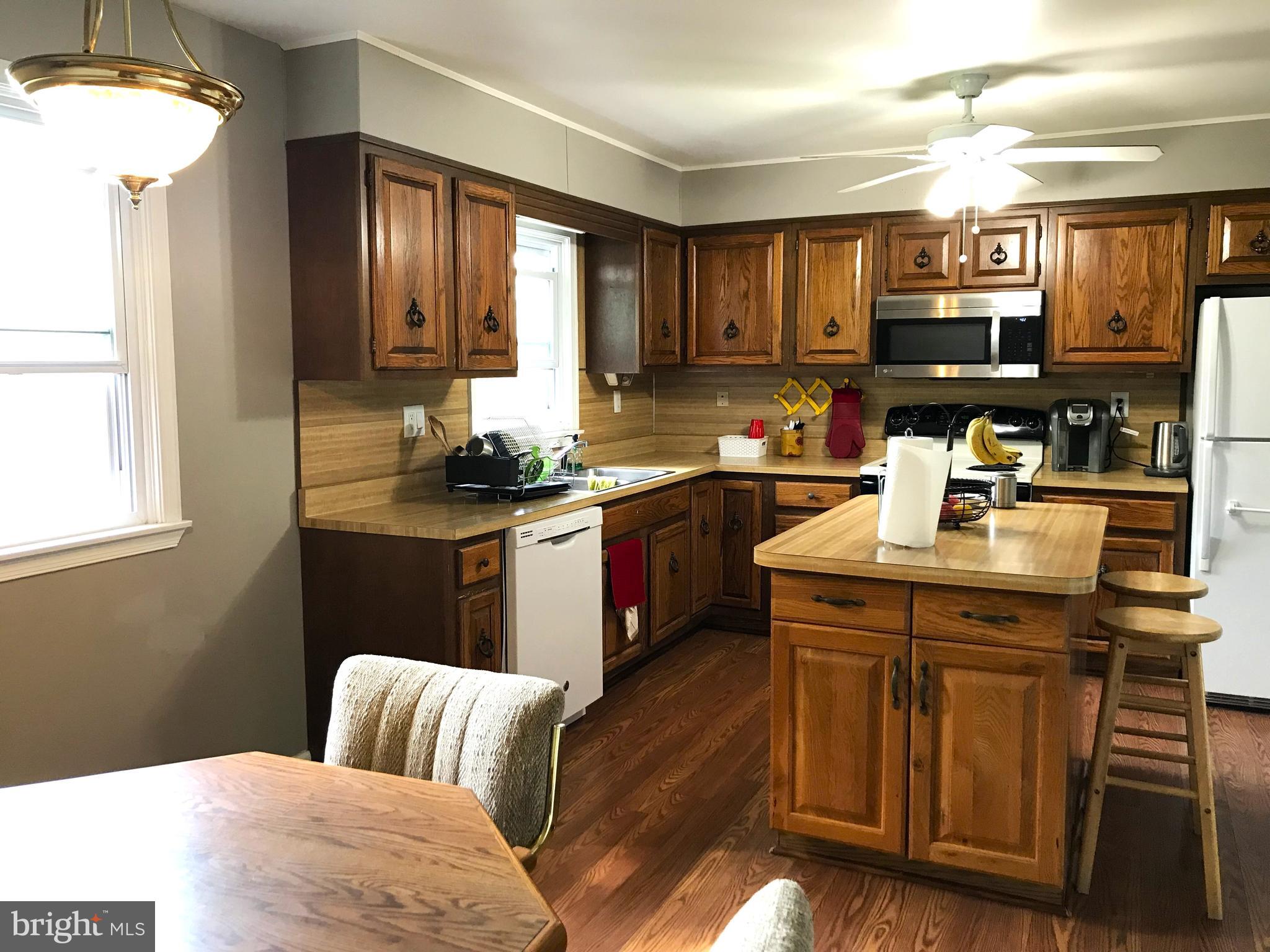 211 New Castle Drive Reading, PA 19607 - Photo 13 of 63 Gallery Image 13