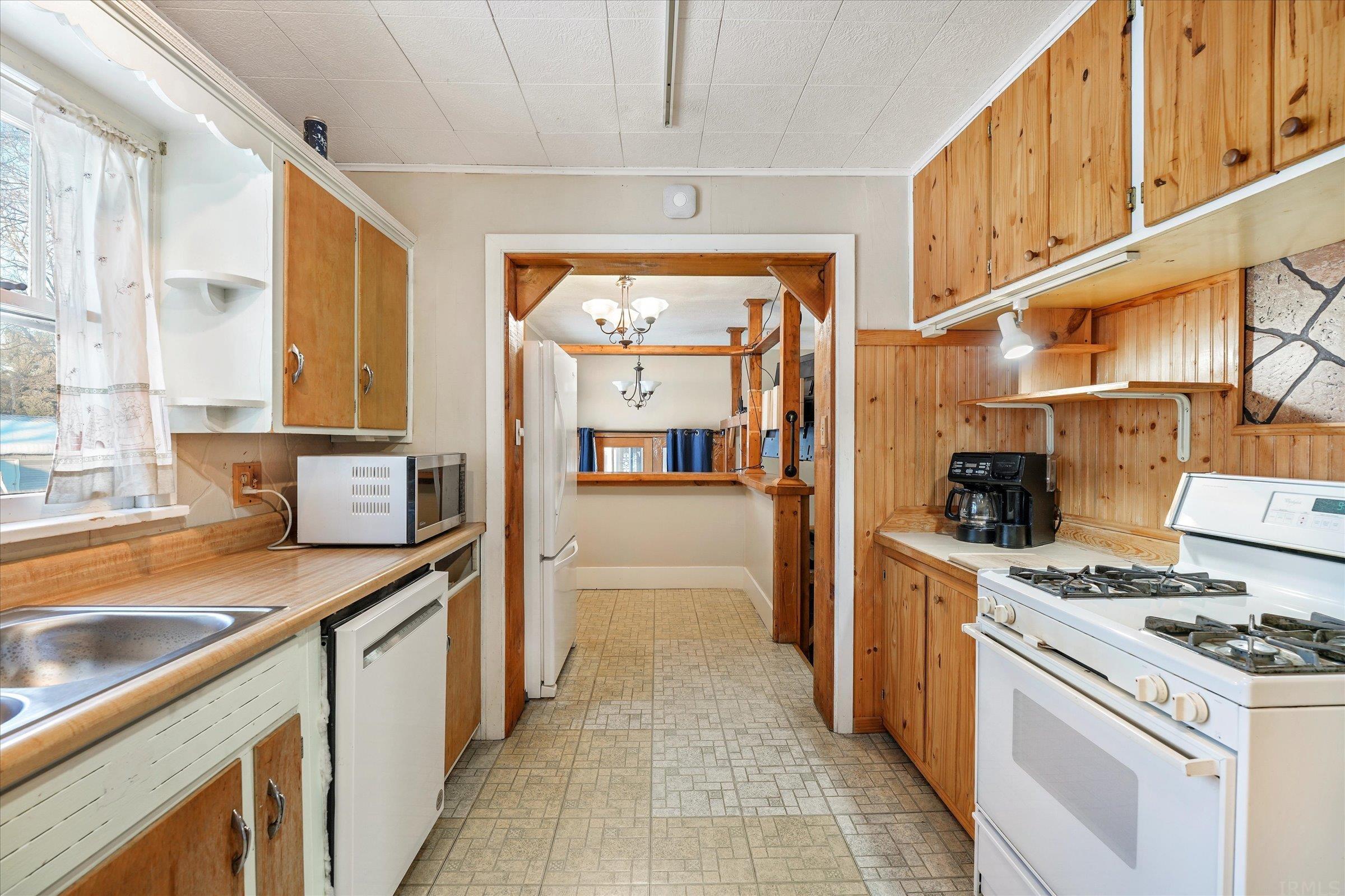 56586 Ash Road Elkhart, IN 46516 - Photo 11 of 16 Gallery Image 11