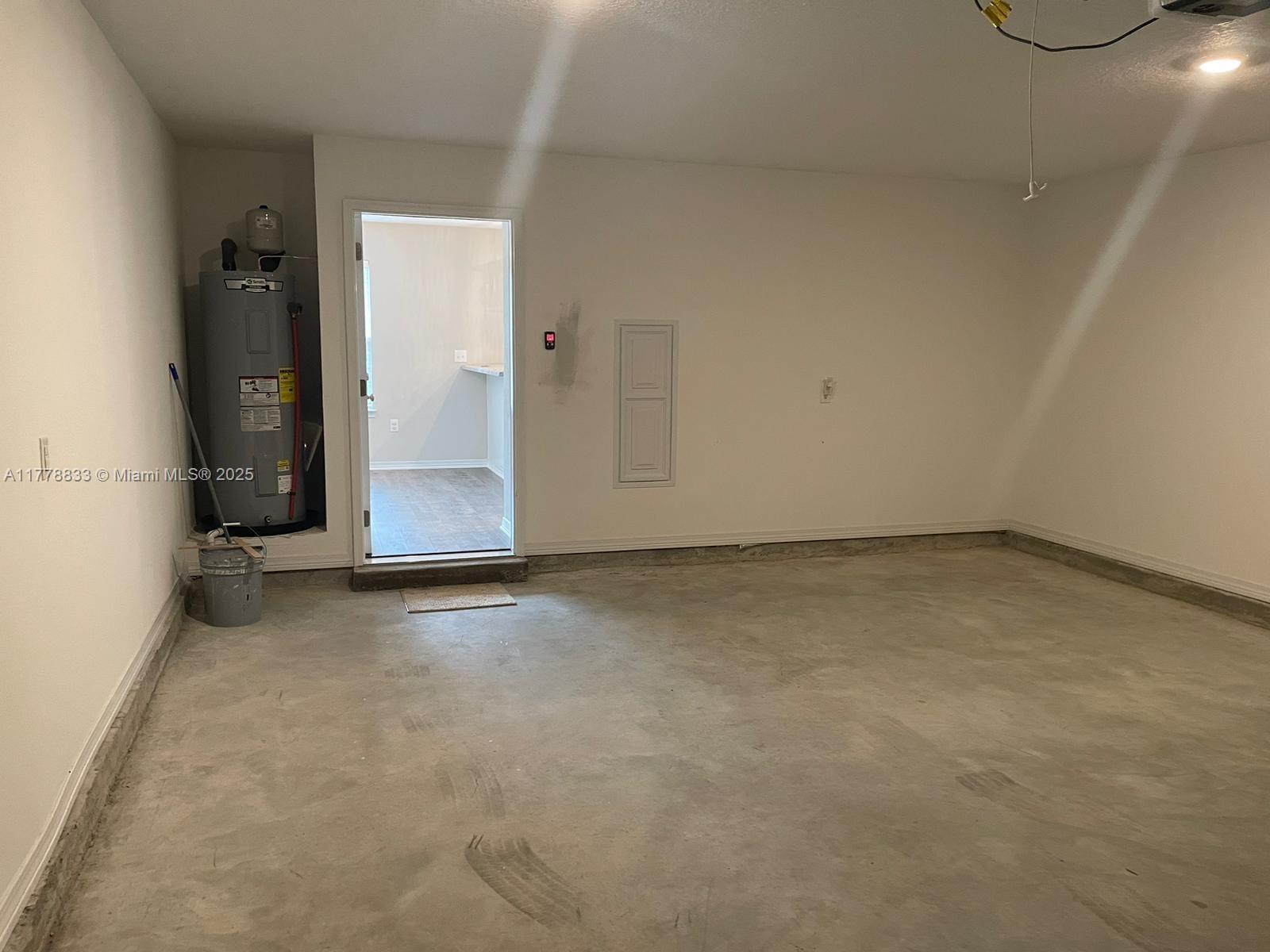 219 Wainwright Drive Crestview, FL 32539 - Photo 17 of 31 an empty room with closet