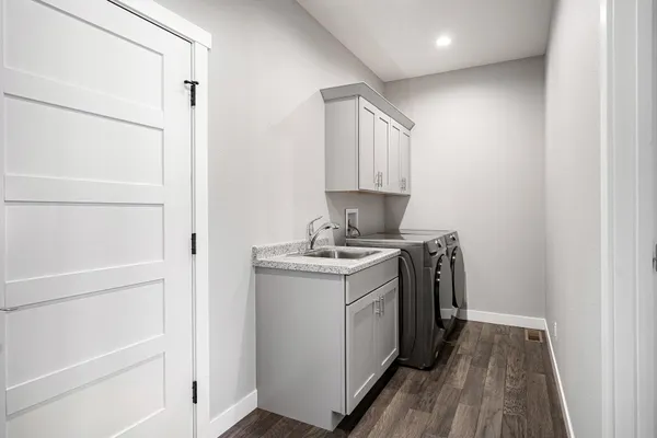 $625,000 | 614 Forest View Drive, Holmen, WI 54636