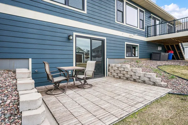 $625,000 | 614 Forest View Drive, Holmen, WI 54636