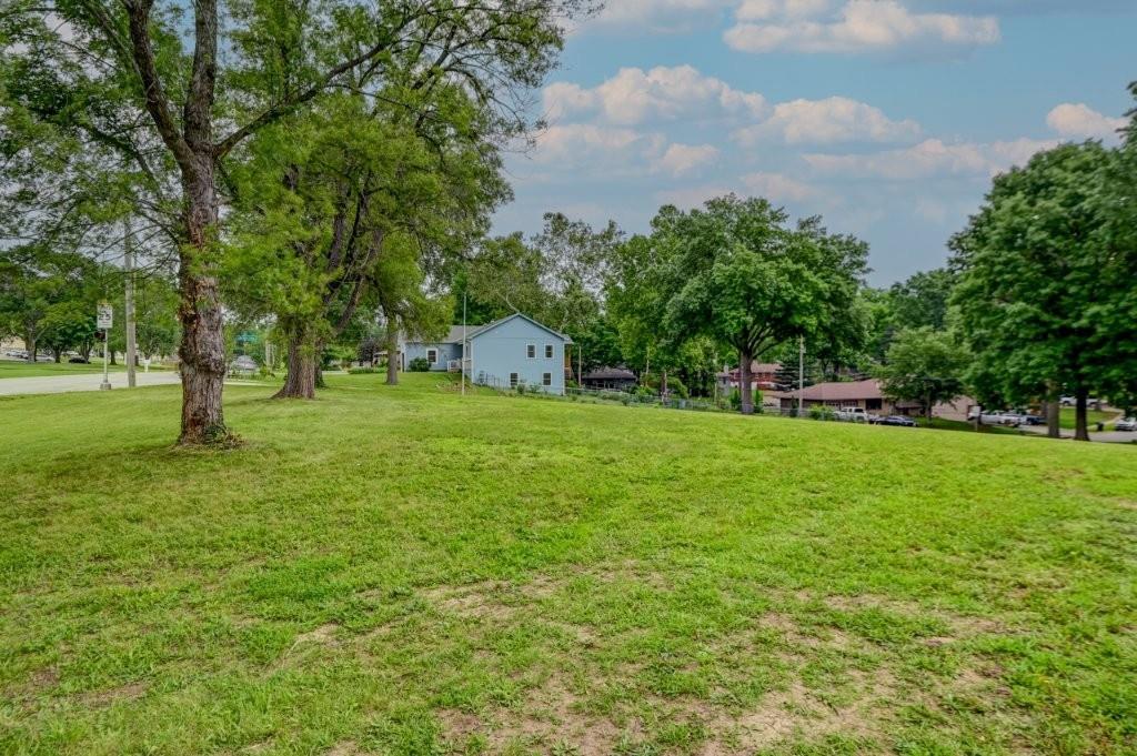 4407 South Phelps Road Independence, MO 64055 - Photo 4 of 32