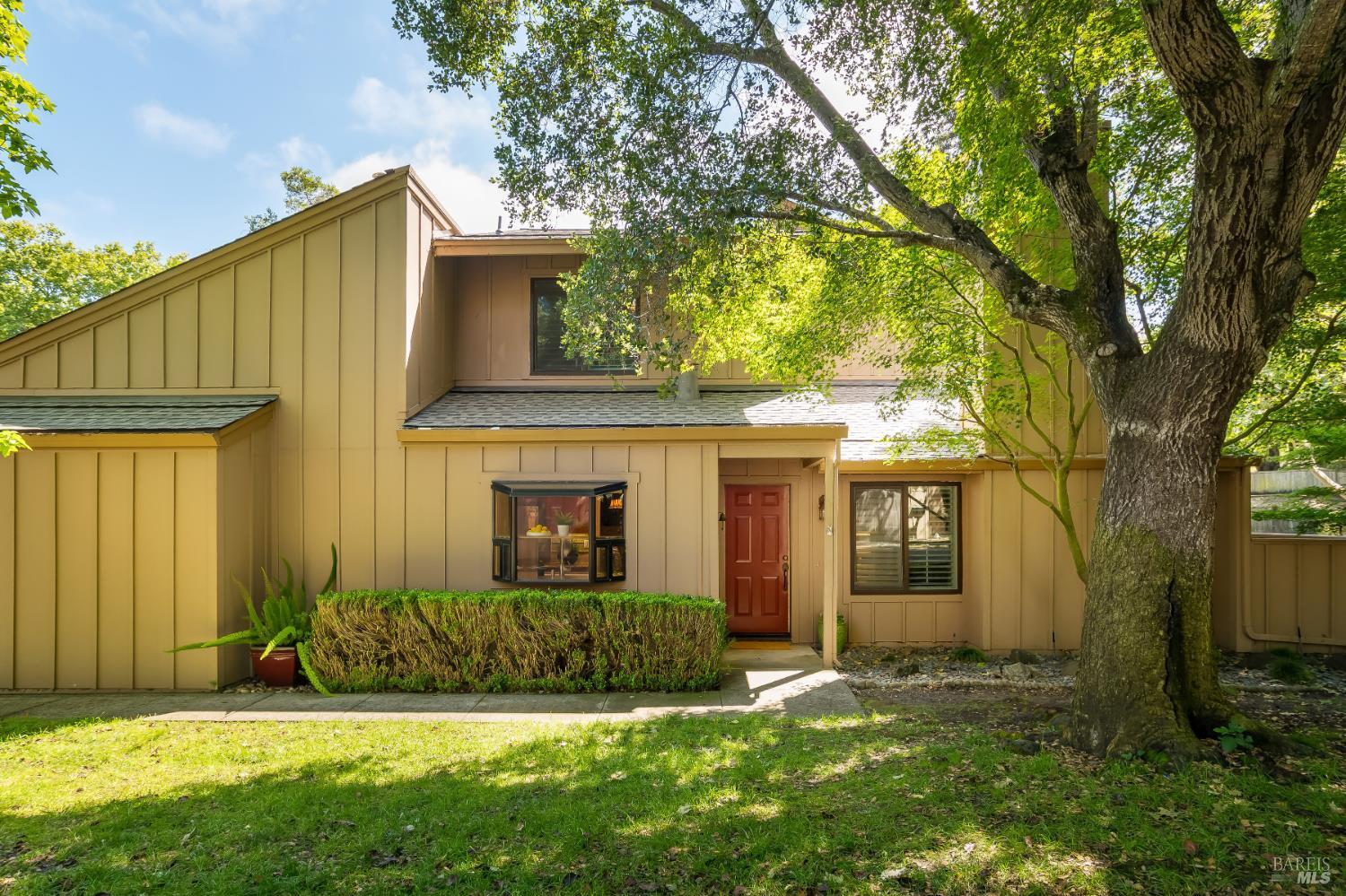 4 California Condor Way Novato, CA 94949 - Photo 20 of 20 front view of a house with a yard
