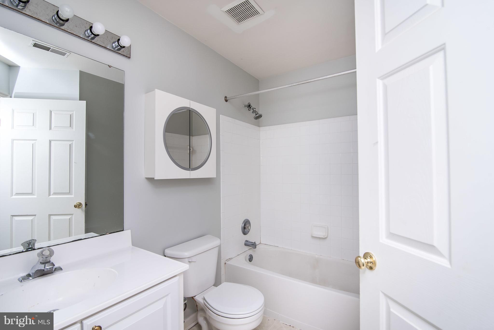 1021 Campbell Meadows Road Owings Mills, MD 21117 - Photo 16 of 30 Full hall bathroom 2nd floor