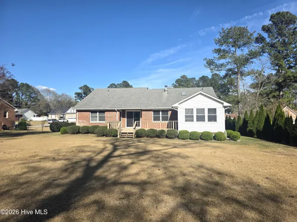 $327,000 | 213 Pinewood Drive, New Bern, NC 28562