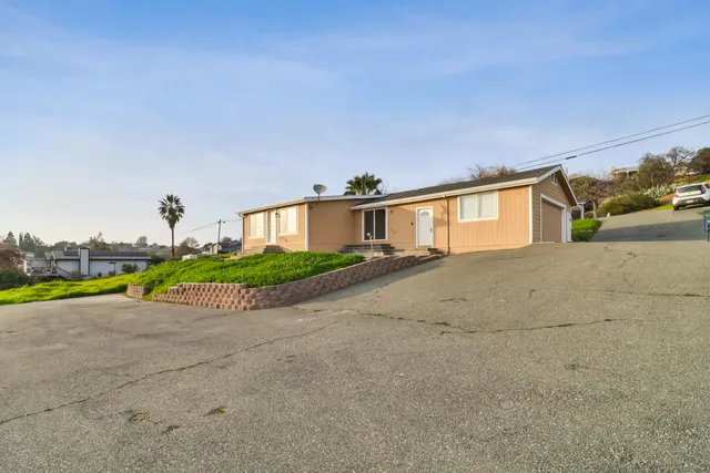 $445,000 | 3814 Lakeview Drive, Ione, CA 95640
