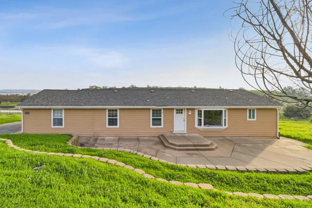 $445,000 | 3814 Lakeview Drive, Ione, CA 95640