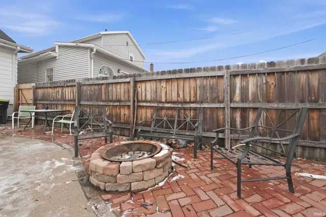 $194,900 | 1303 North Jefferson Street, Huntington, IN 46750