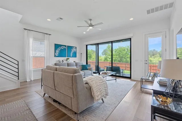 $3,300 | 16913 Adoro Drive, Manor, TX 78653