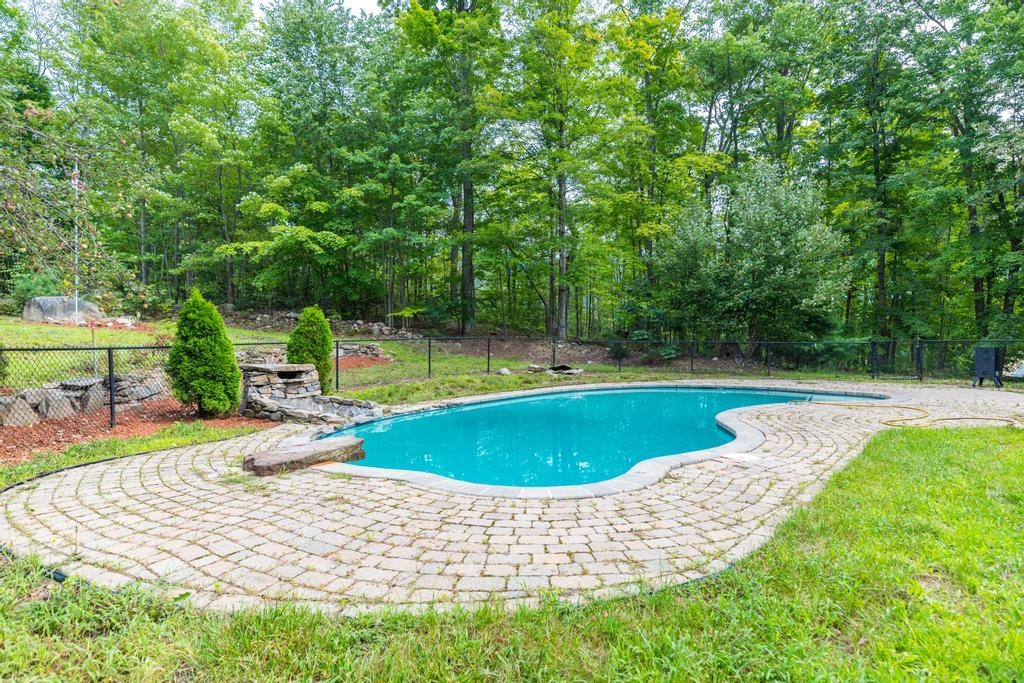 11 Oldham Road Hampstead, NH 03841 - Photo 32 of 39