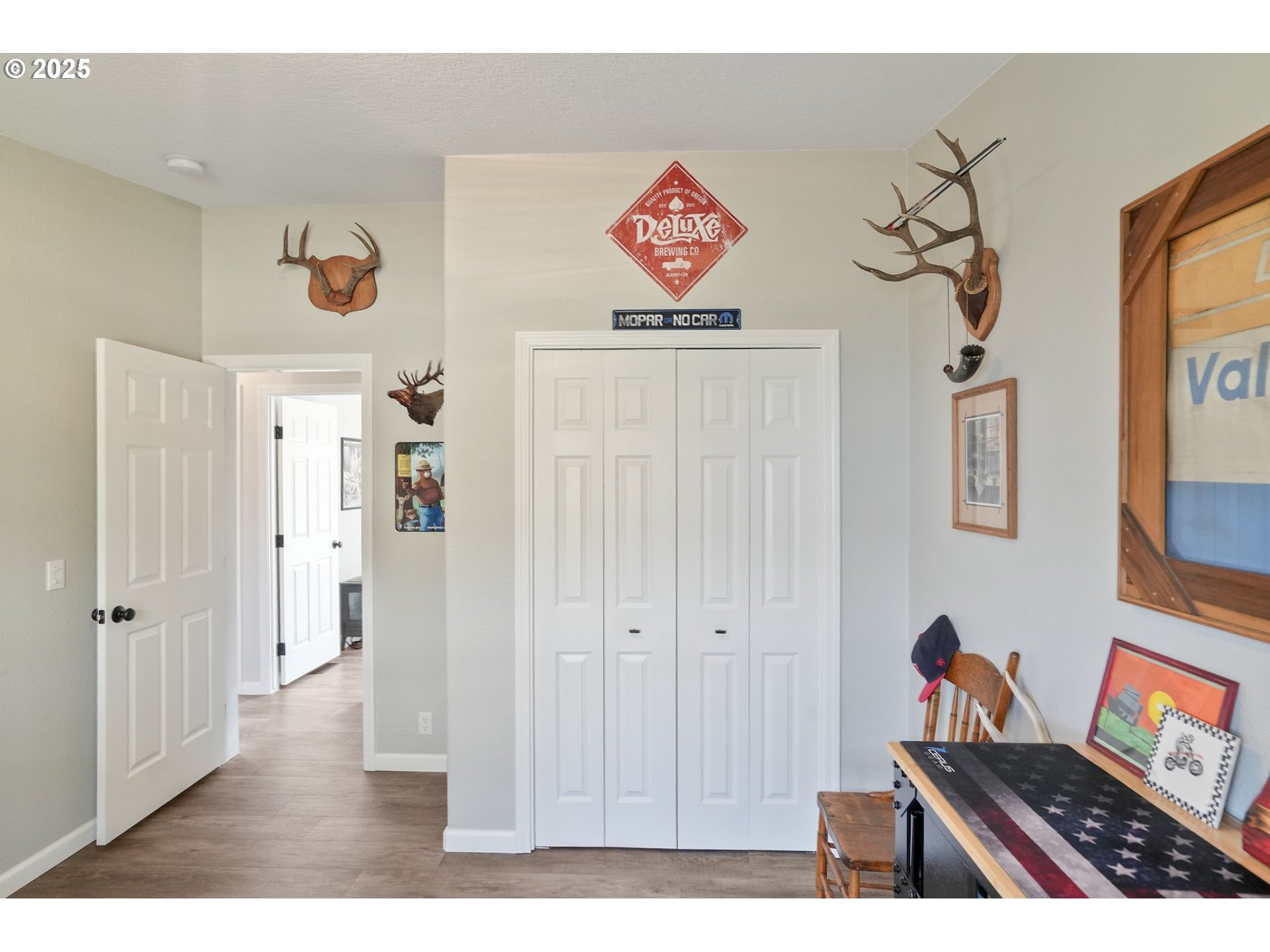 40219 North Dogwood Road Mill City, OR 97360 - Photo 30 of 47 a view of a entryway
