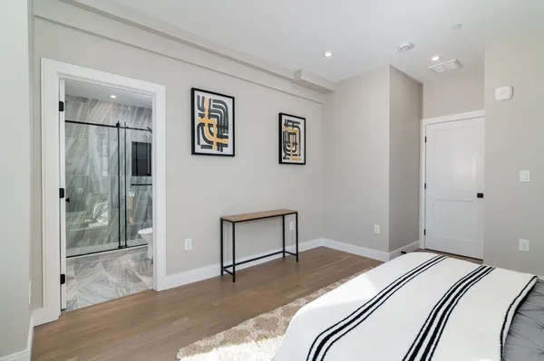 $899,000 | 13 Arlington Street, Unit B, Somerville, MA 02145