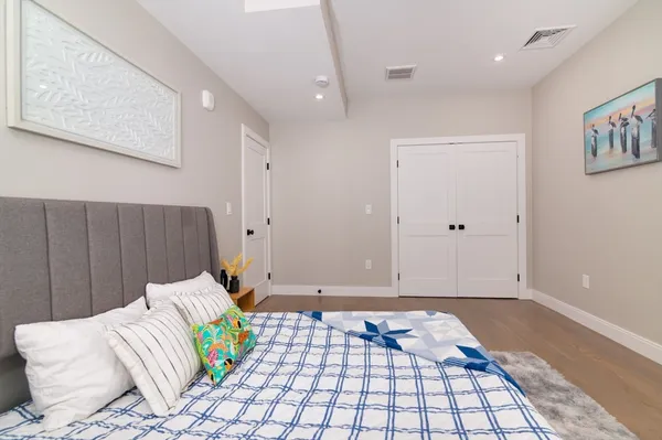 $899,000 | 13 Arlington Street, Unit B, Somerville, MA 02145