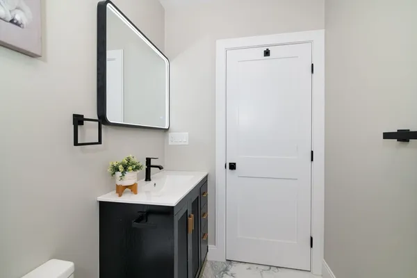 $899,000 | 13 Arlington Street, Unit B, Somerville, MA 02145