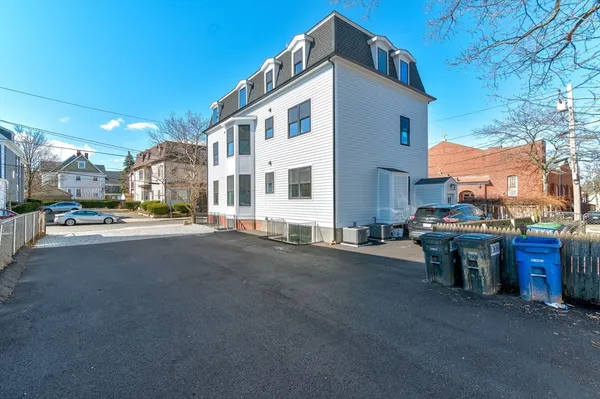 $899,000 | 13 Arlington Street, Unit B, Somerville, MA 02145