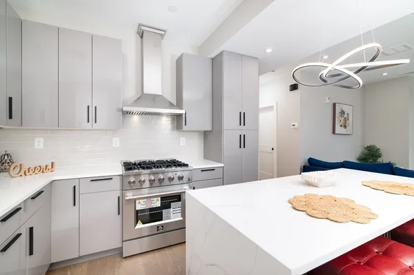 $899,000 | 13 Arlington Street, Unit B, Somerville, MA 02145