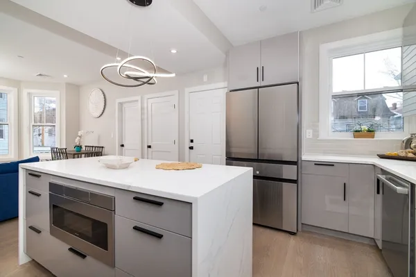 $899,000 | 13 Arlington Street, Unit B, Somerville, MA 02145