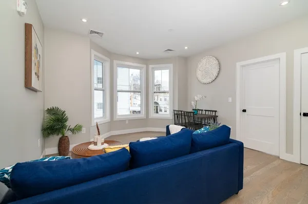 $899,000 | 13 Arlington Street, Unit B, Somerville, MA 02145