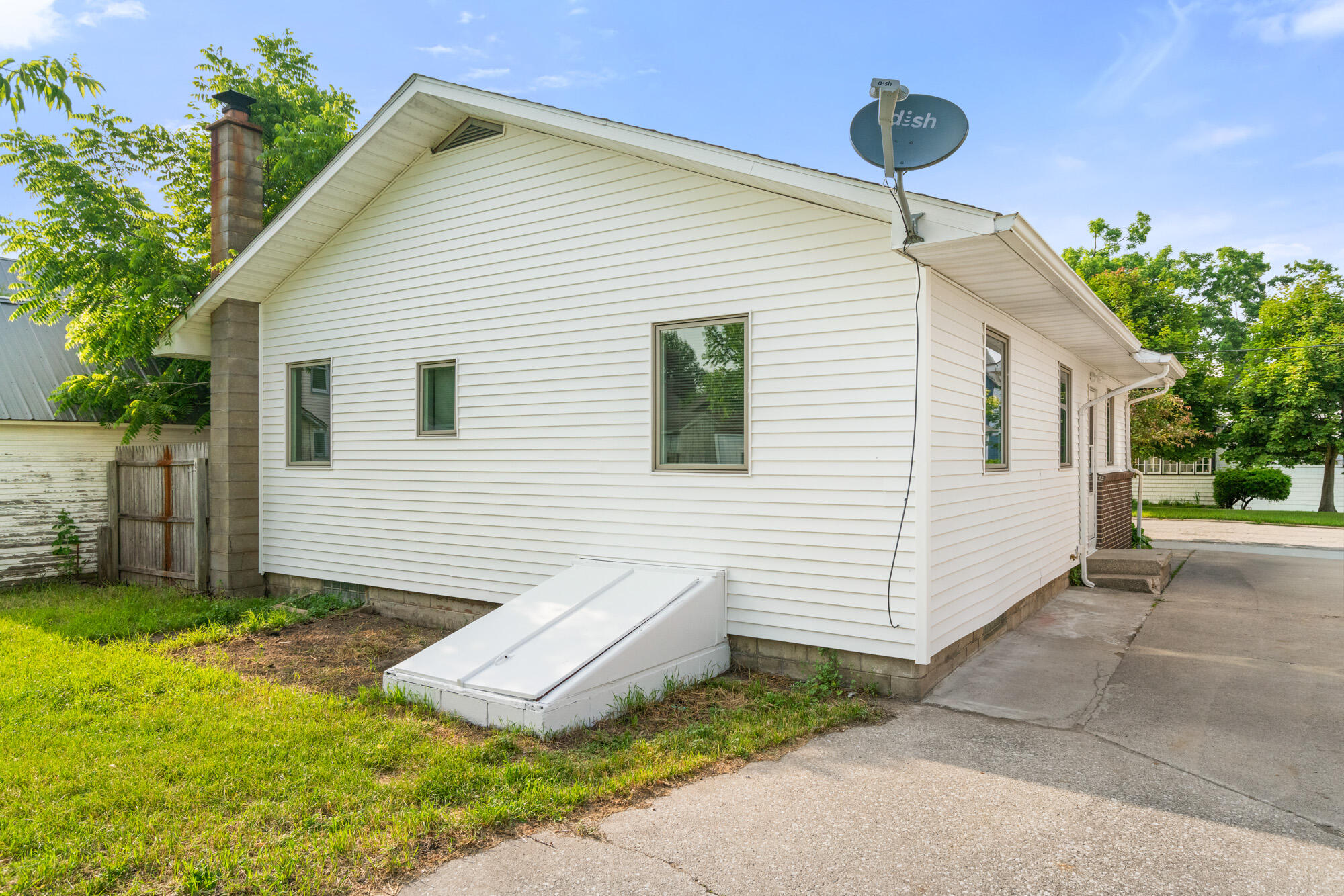 112 Fulton Street Petoskey, MI 49770 - Photo 5 of 37 A7R09348