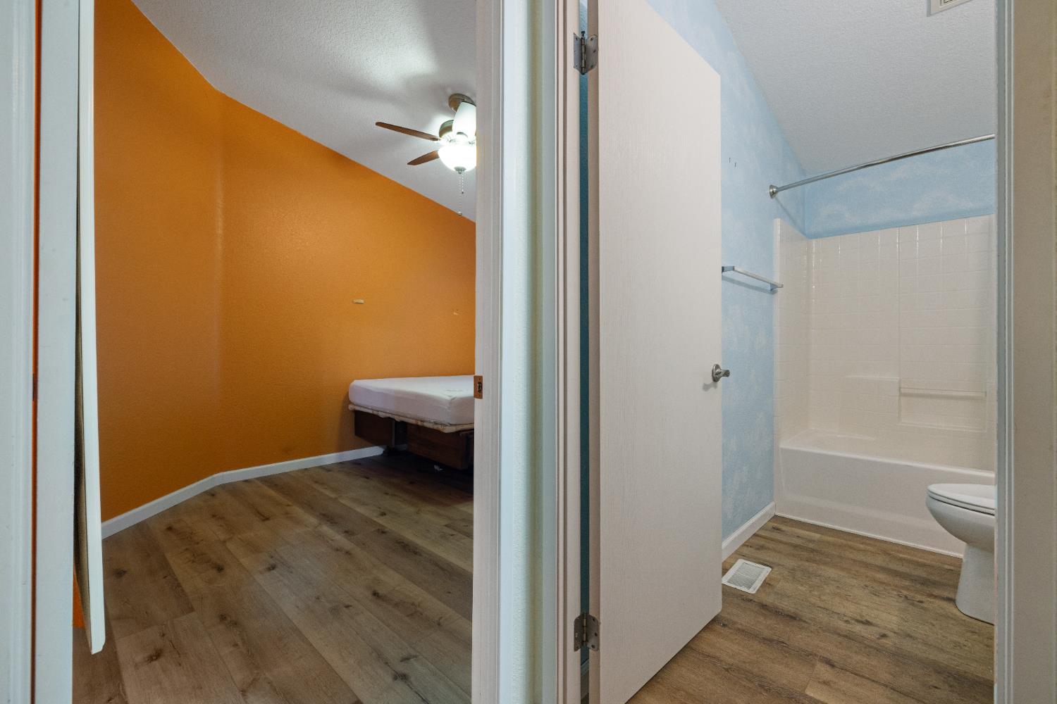 2621 Prescott Road, Unit 87 Modesto, CA 95350 - Photo 20 of 31 a bathroom with a toilet and a shower