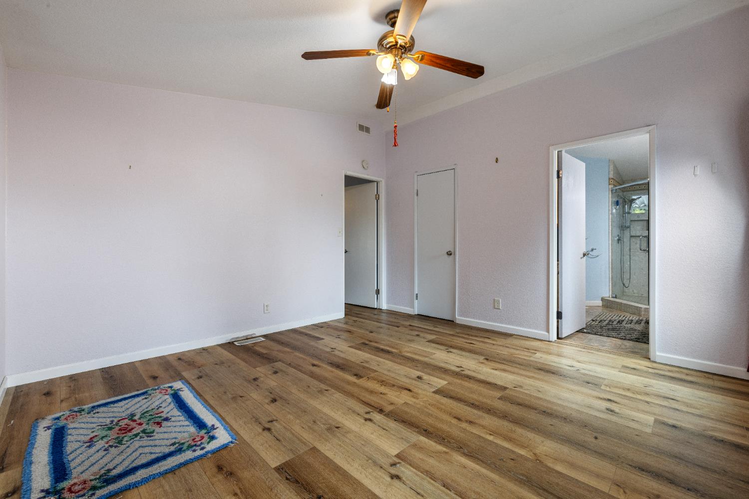2621 Prescott Road, Unit 87 Modesto, CA 95350 - Photo 8 of 31 a view of a livingroom with a kitchen