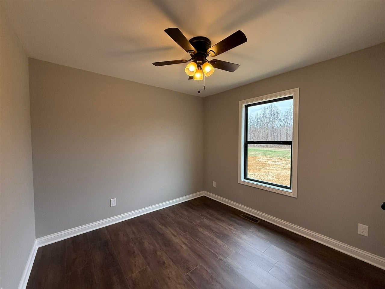6845 Dripping Springs Road Smiths Grove, KY 42171 - Photo 16 of 19 Gallery Image 16