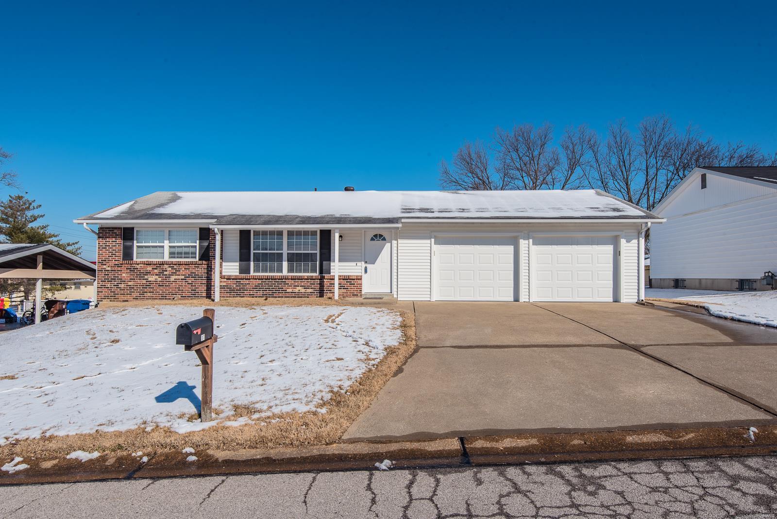 11 Sunnyfield Road St. Peters, MO 63376 - Photo 1 of 26