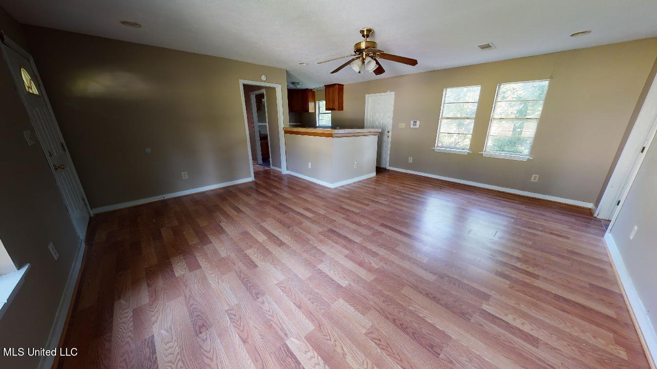 430 Lawrence Road Jackson, MS 39206 - Photo 3 of 12 430-Lawrence-Rd-07012021_140053