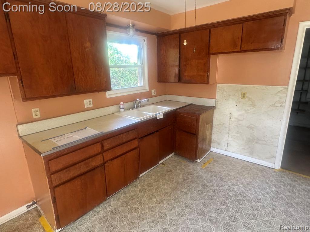 26216 Colgate Street Inkster, MI 48141 - Photo 8 of 15 Gallery Image 8