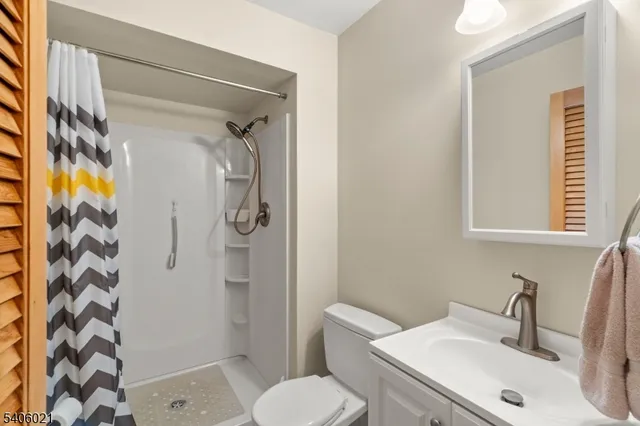 $549,900 | 18 Valley Drive West, Vernon, NJ 07418