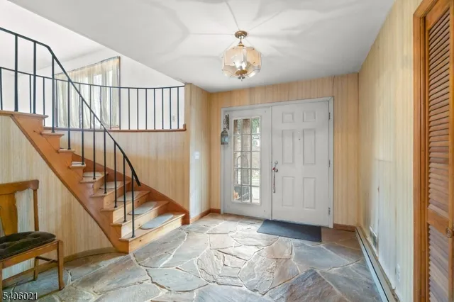 $549,900 | 18 Valley Drive West, Vernon, NJ 07418