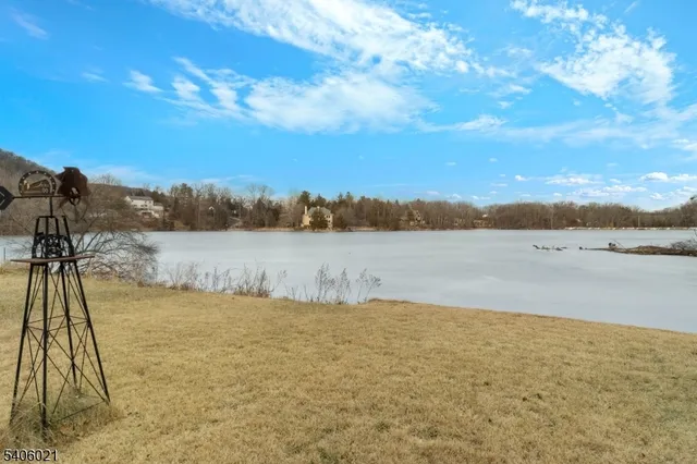 $549,900 | 18 Valley Drive West, Vernon, NJ 07418