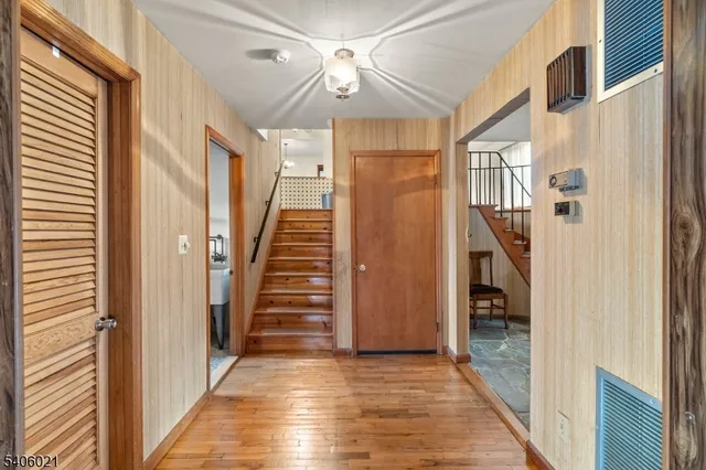 $549,900 | 18 Valley Drive West, Vernon, NJ 07418