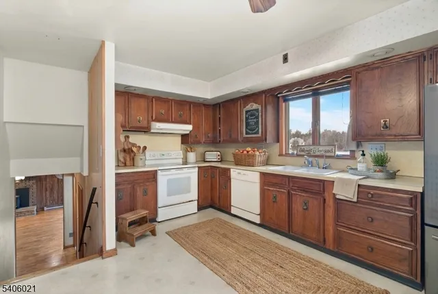 $549,900 | 18 Valley Drive West, Vernon, NJ 07418