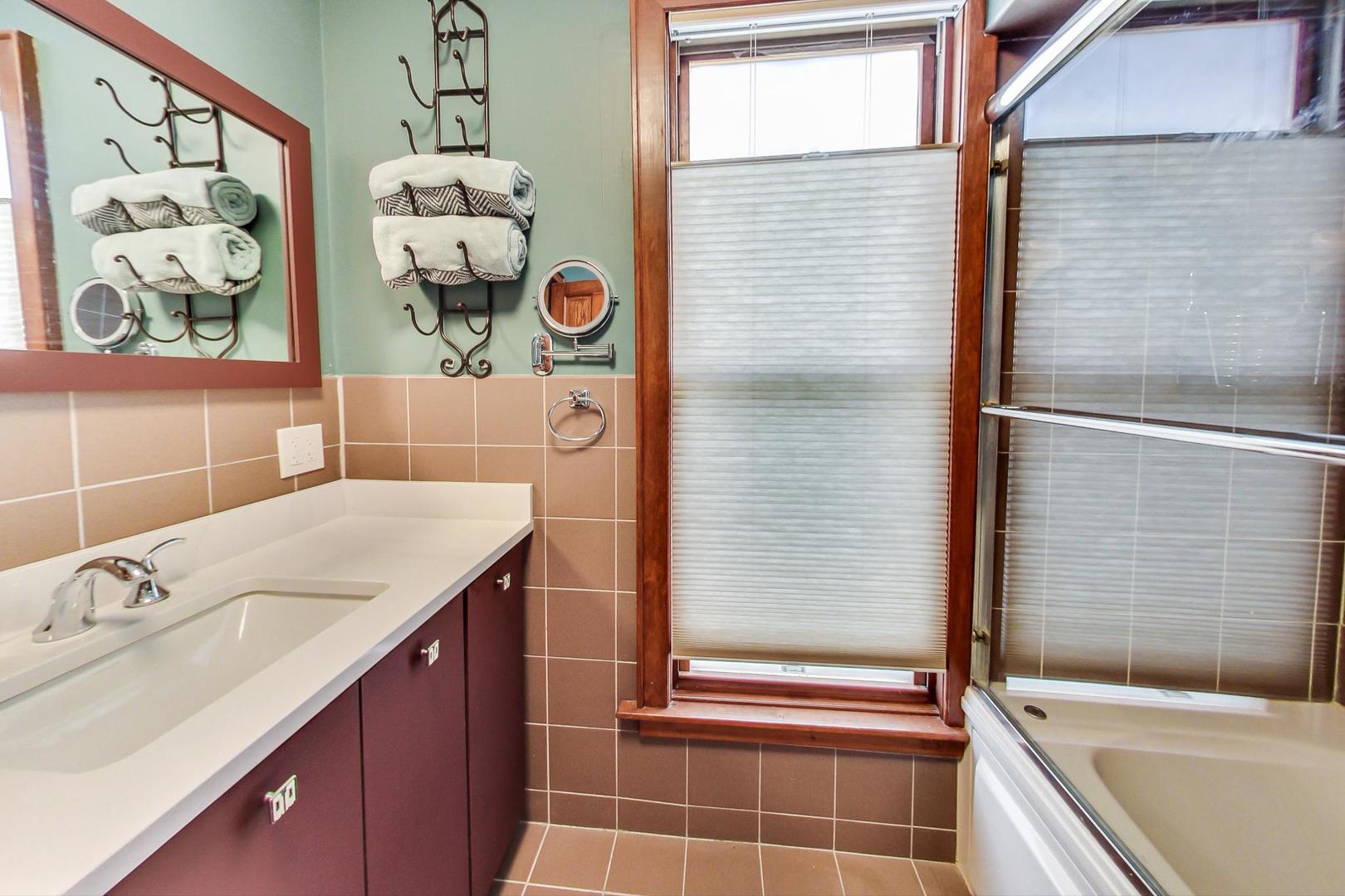 125 Woodside Road Riverside, IL 60546 - Photo 17 of 37