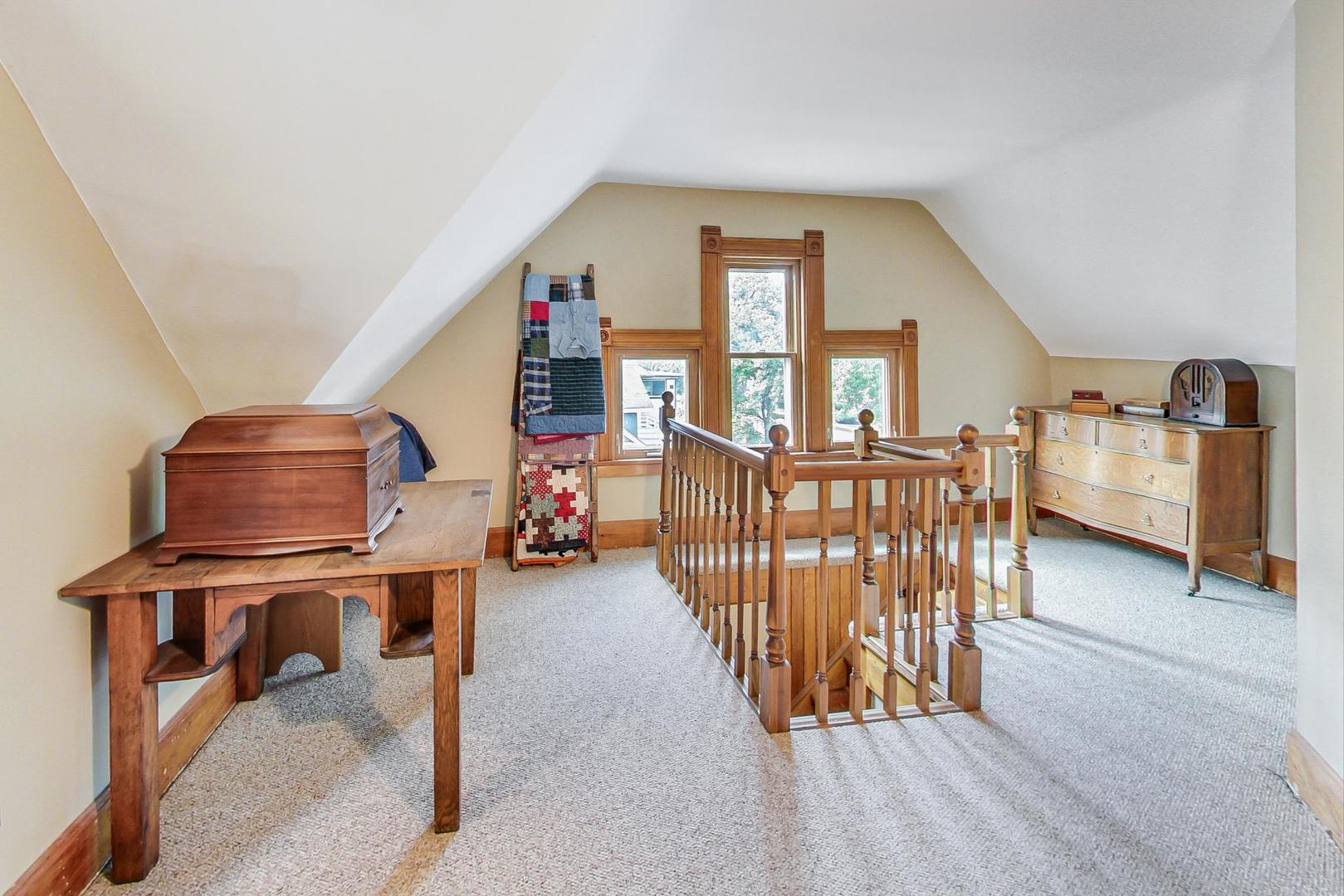 125 Woodside Road Riverside, IL 60546 - Photo 21 of 37