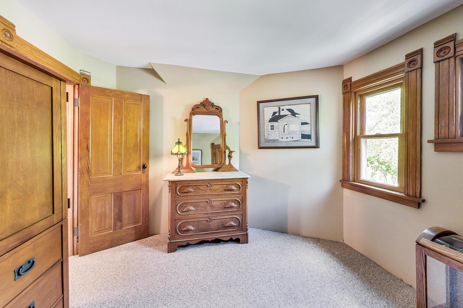 125 Woodside Road Riverside, IL 60546 - Photo 23 of 37