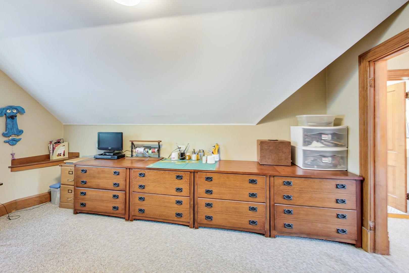 125 Woodside Road Riverside, IL 60546 - Photo 25 of 37