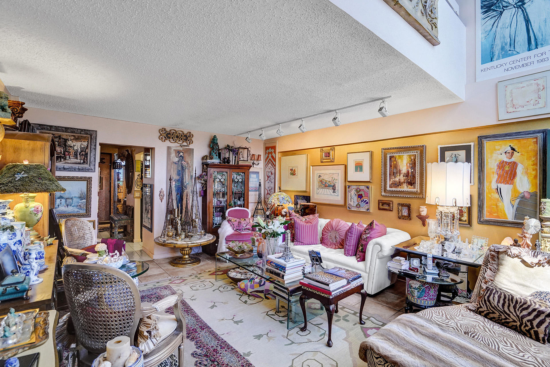1401 South Federal Highway, Unit 414 Boca Raton, FL 33432 - Photo 13 of 45 LIVING ROOM