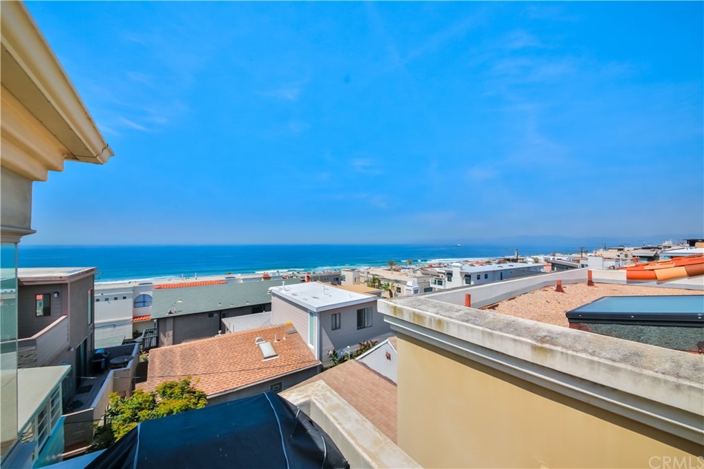 329 21st Place Manhattan Beach, CA 90266 - Photo 13 of 18 a view of a balcony with chairs