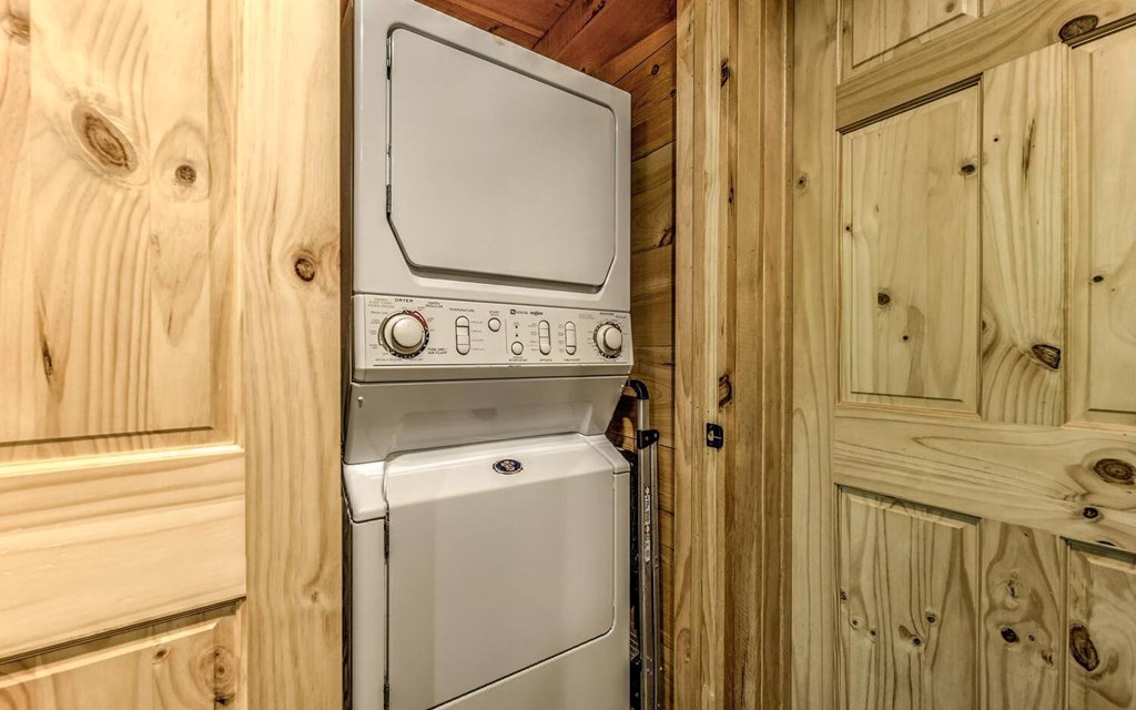 343 Muller Lane Ellijay, GA 30540 - Photo 23 of 35 a view of a bathroom with a sink and a mirror