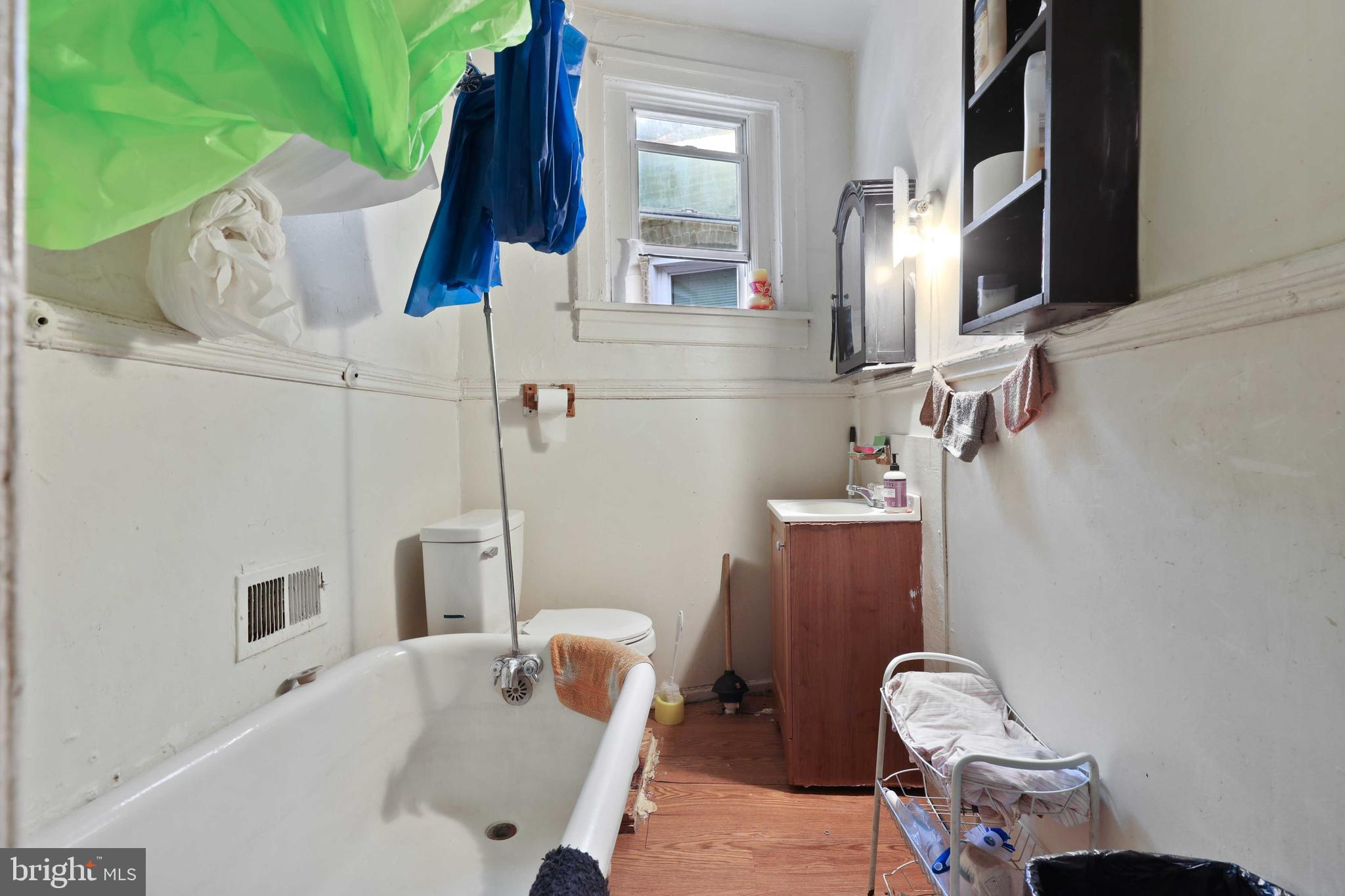 3955 Greenmount Avenue Baltimore, MD 21218 - Photo 37 of 42 Unit#2-Full bathroom