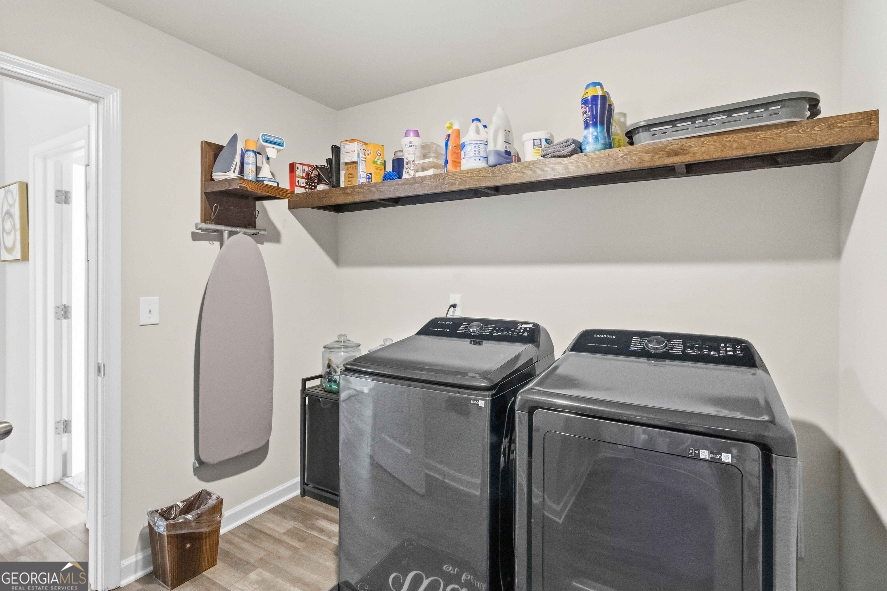 386 Paden Way Jonesboro, GA 30238 - Photo 15 of 29 a utility room with dryer and washer