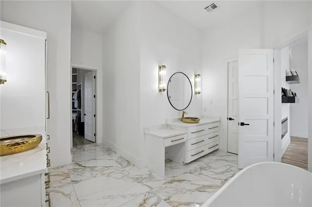 $2,000,000 | 30646 Heron View, Springfield, LA 70462