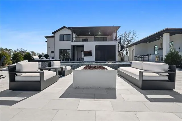 $2,000,000 | 30646 Heron View, Springfield, LA 70462