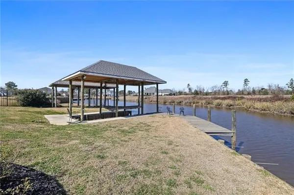 $2,000,000 | 30646 Heron View, Springfield, LA 70462
