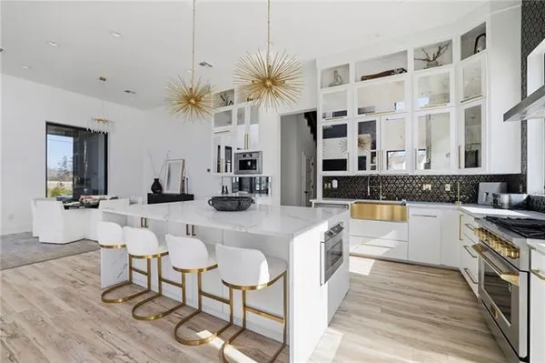 $2,000,000 | 30646 Heron View, Springfield, LA 70462